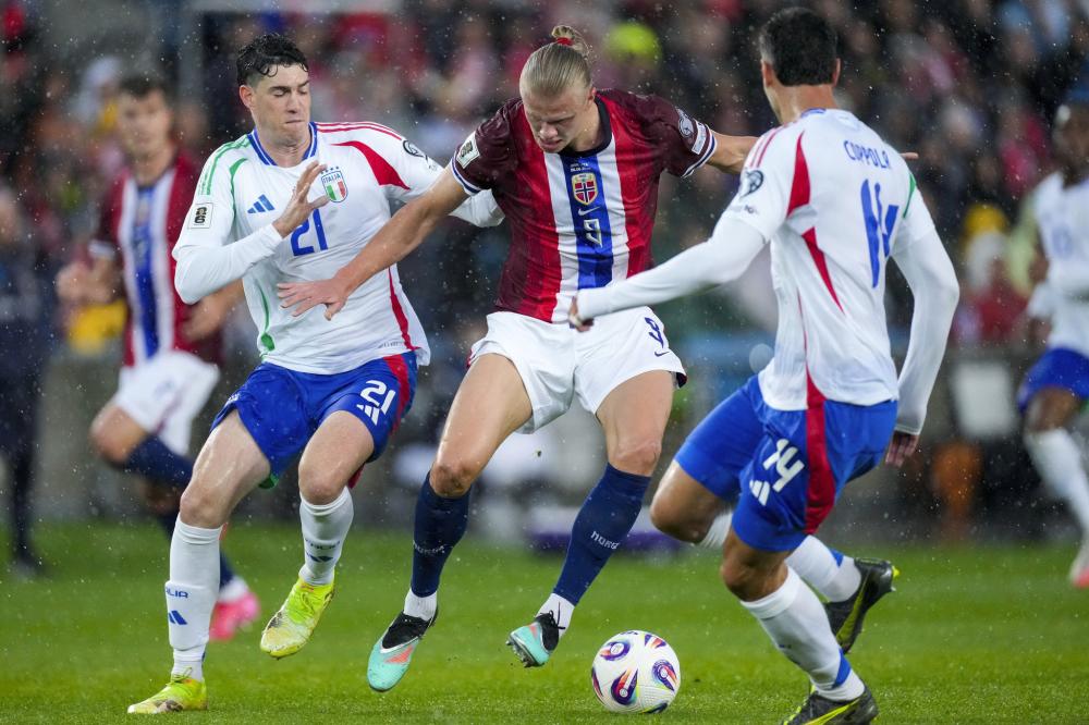 篮球篮网主力球员赛后受媒体采访