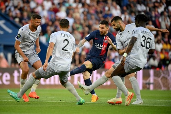 崔永熙：杨瀚森把女友带身边确实压力很大 希望他用实力打破质疑